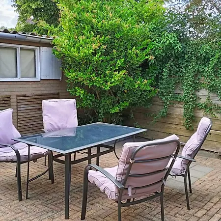 Family Near The Center! Holiday home Oudenbosch